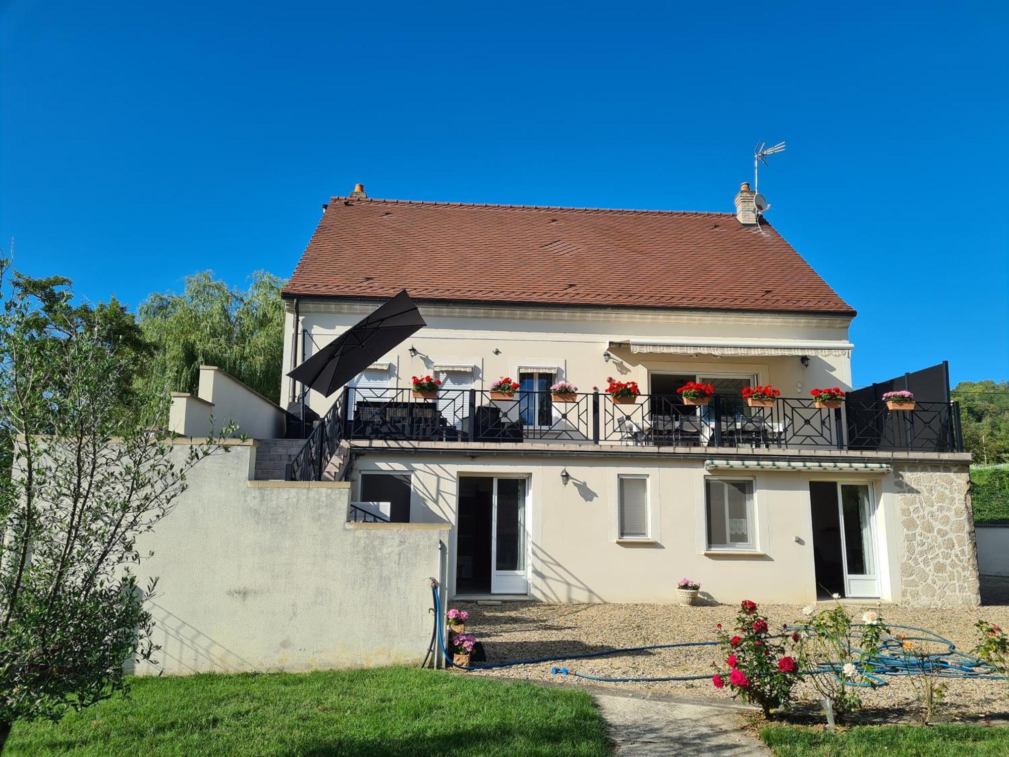 Chez Jaja Et Phiphi Daire Bourg-et-Comin Dış mekan fotoğraf